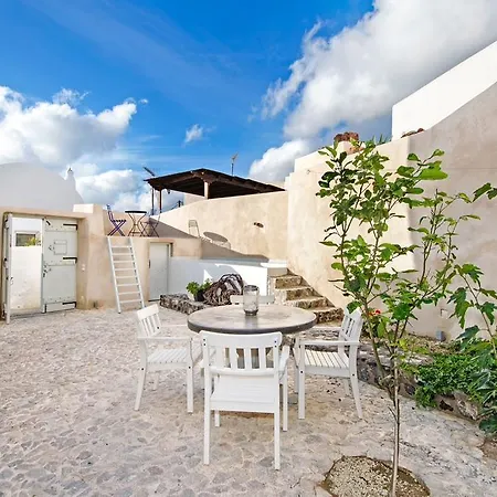 Villa Pyrgos Old Winery Messaria (Santorini)